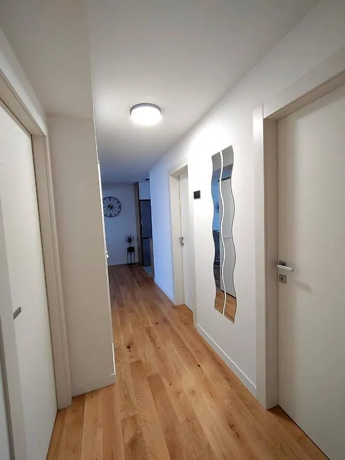 Apartment Marina Задар